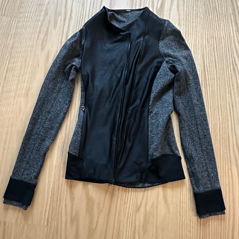 Reversible lululemon zip up size 2